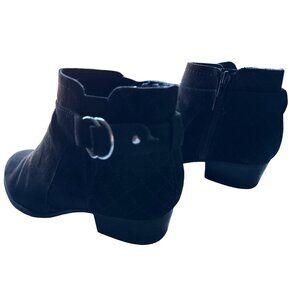 Unisa Ankle Boots Unpiera Black Faux Suede Side Zip Silver Hardware Size 7.5